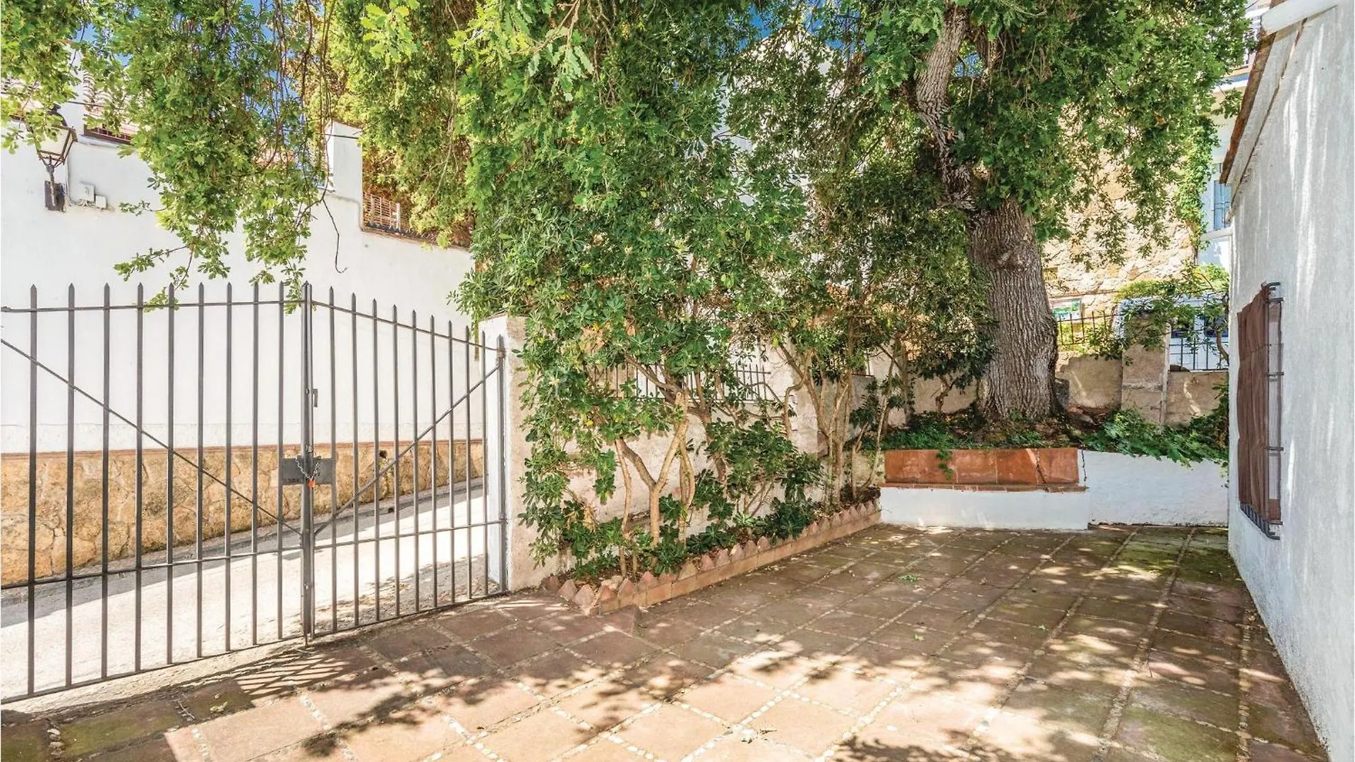 5 Bedroom Beautiful Home In 滨海托萨 度假居